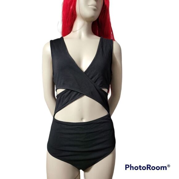 Express Cross Front Bodysuit - Picture 1 of 3